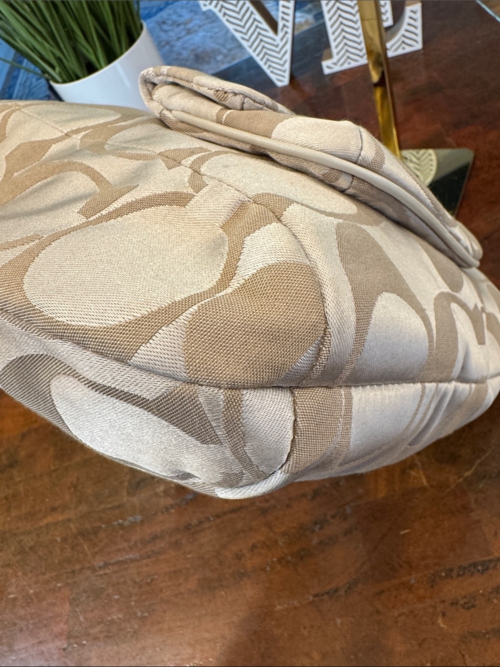 Coach Beige Signature Hobo Bag with Turn-Lock Pocket - Picture 15 of 16